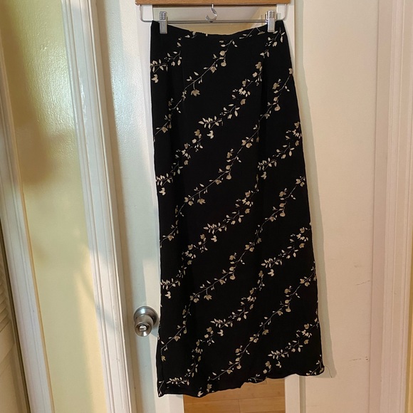 Vintage skirt w/ side slit - Picture 1 of 5
